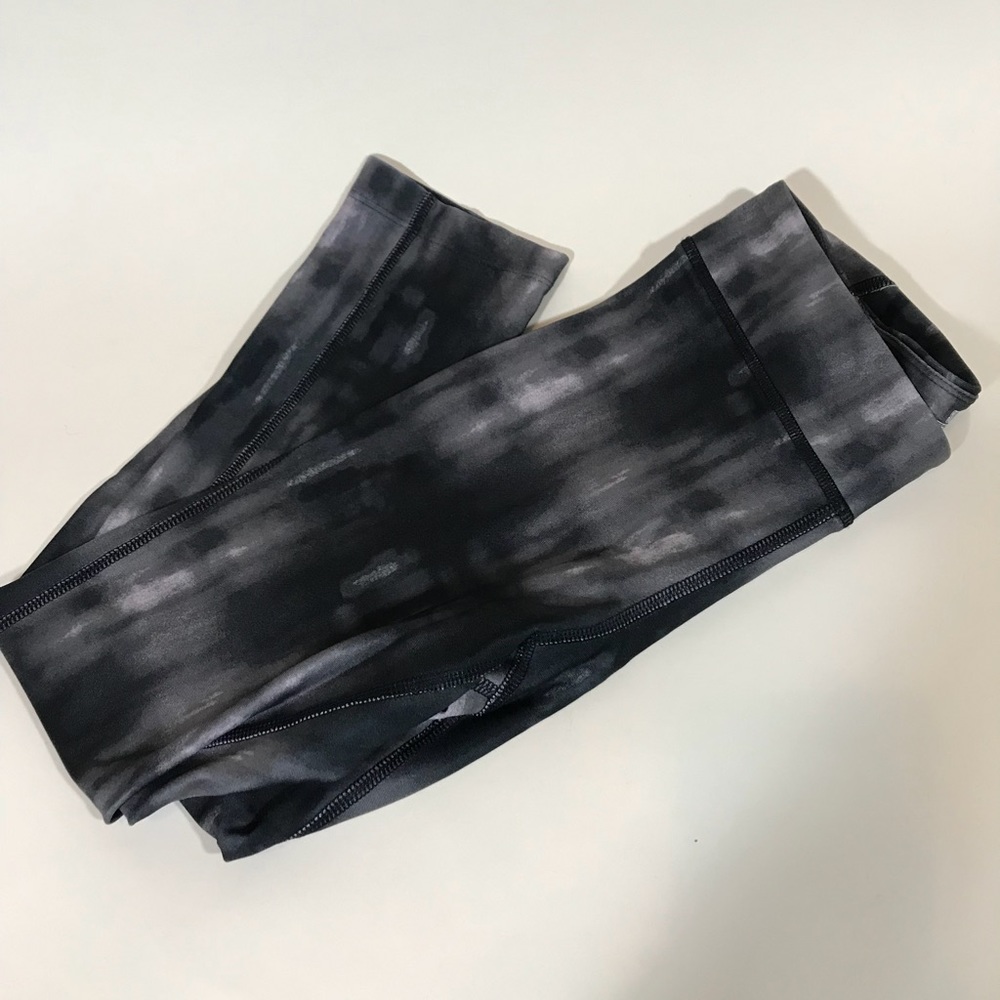 Under Armour compression capri legging